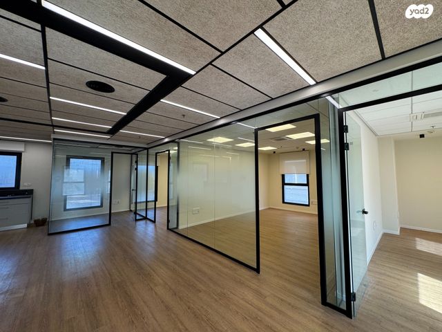 משרדים, היצירה 24, בורסה, רמת גן