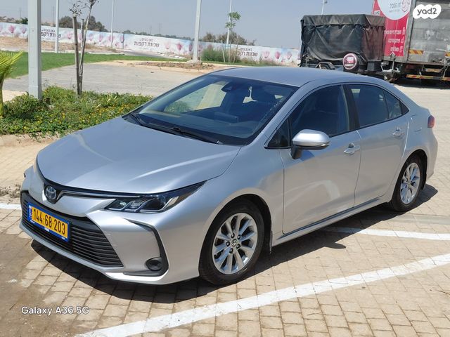 טויוטה קורולה