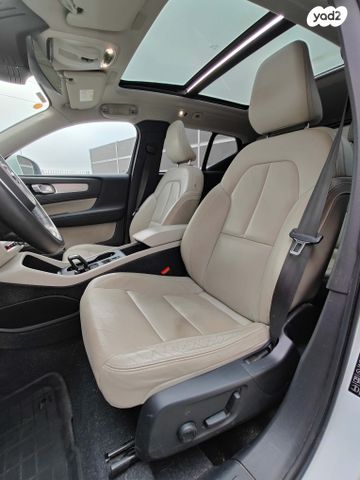 וולוו XC40