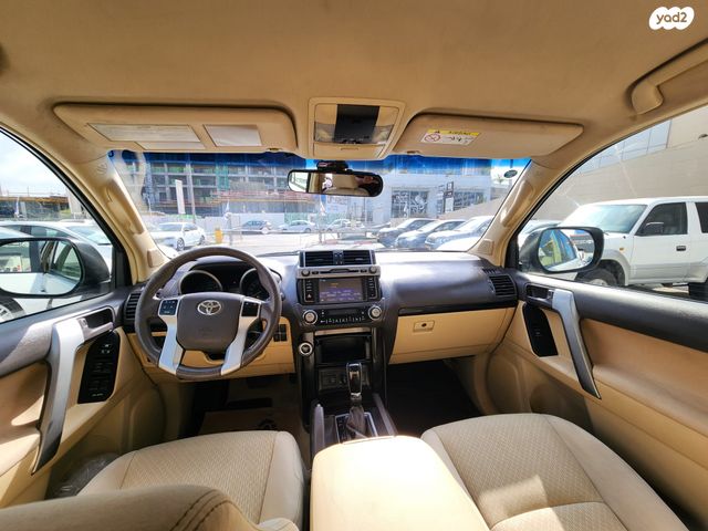 טויוטה לנד קרוזר