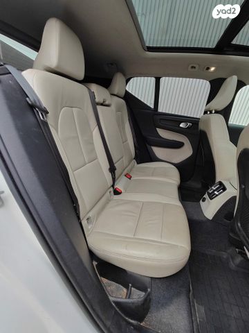 וולוו XC40