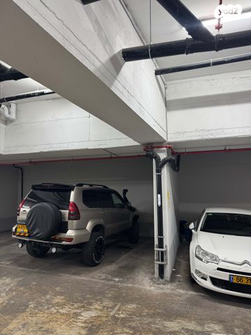 מודעת רכב טויוטה לנד קרוזר