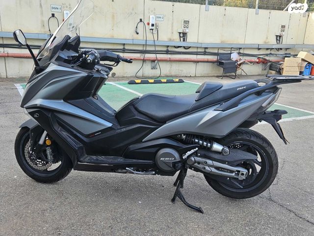 מודעת רכב קימקו AK 550