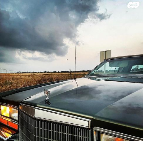 מודעת רכב קאדילק