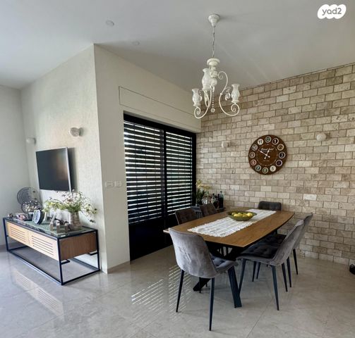 דו משפחתי, הירמוך 39, גבעת יערה, יקנעם עילית