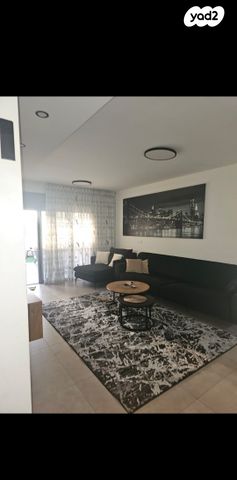 דרך מנחם בגין 8