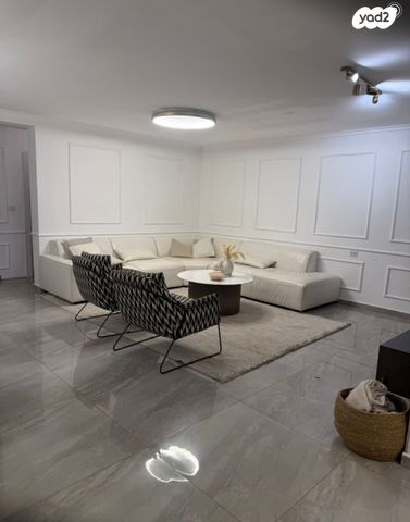 בית פרטי/ קוטג', השקד 12, עין התכלת, נתניה