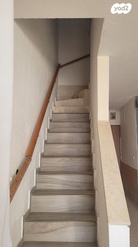 דופלקס, אחד העם 37, שיכון עובדים, טבריה