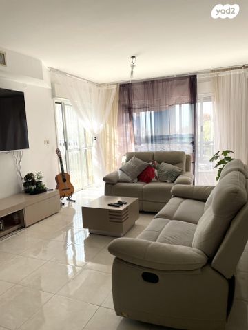 דירה, חטיבת גולני 10, המגינים, מודיעין מכבים רעות