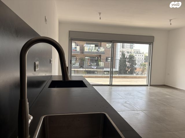 דירה, המעיין 13, ארלוזורוב, גבעתיים