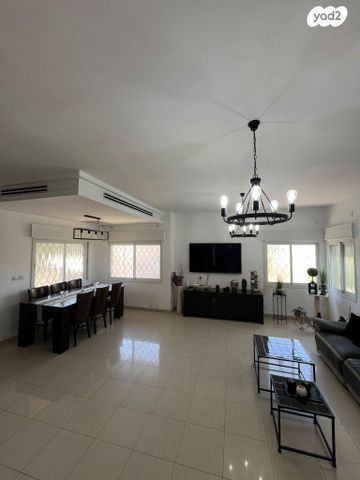 בית פרטי/ קוטג', יעקב שטיינברג 5, קרית בנימין, קרית אתא