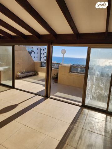 ז'בוטינסקי 8