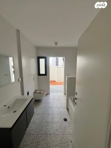 דירת גן, הגפן 6, כרמי הנדיב, אחוזת רוטנר, קרית מלאכי