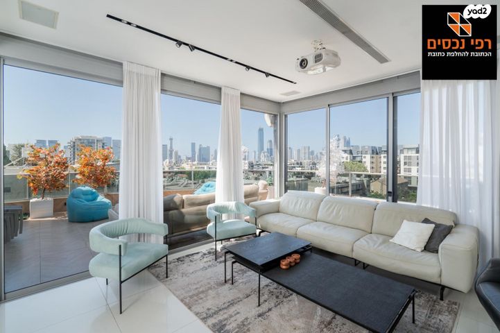 גג/ פנטהאוז, ארלוזורוב, גבעתיים