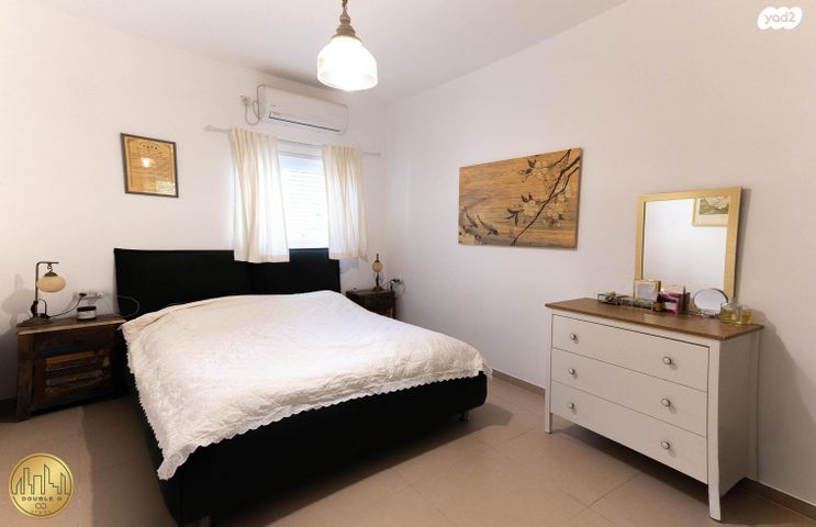 דירה, רבקה גובר, ראשונים, כפר סבא