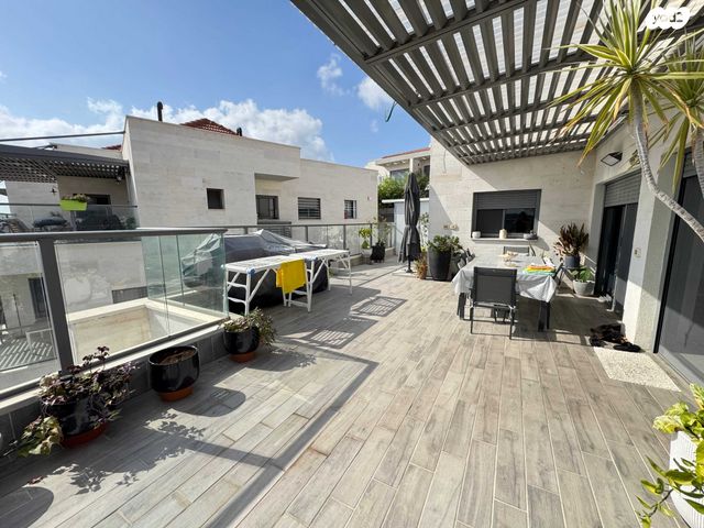 גג/ פנטהאוז, גולן, גבעת אלונים, יקנעם עילית