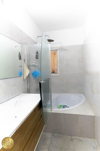 דירה, רבקה גובר, ראשונים, כפר סבא