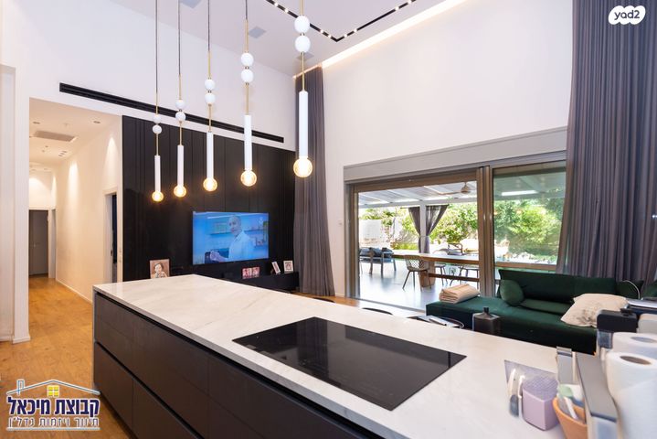 דירת גן, מעיין, נופרים, ראש העין