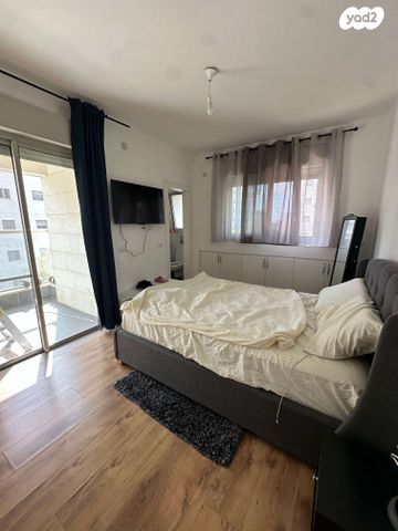 דירה, דובה ויצחק שיינפיין, כפר סבא הירוקה, כפר סבא