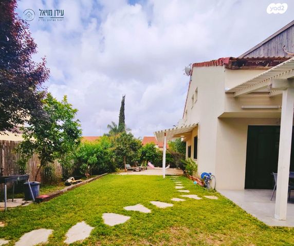 בית פרטי/ קוטג', בת חפר, בת חפר