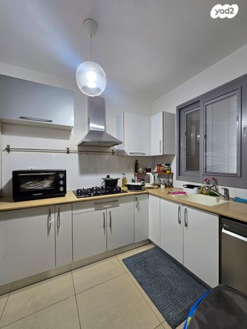 דירה, דרך בן גוריון, בת ים