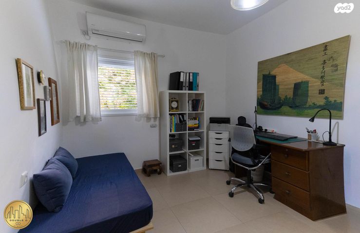 דירה, רבקה גובר, ראשונים, כפר סבא