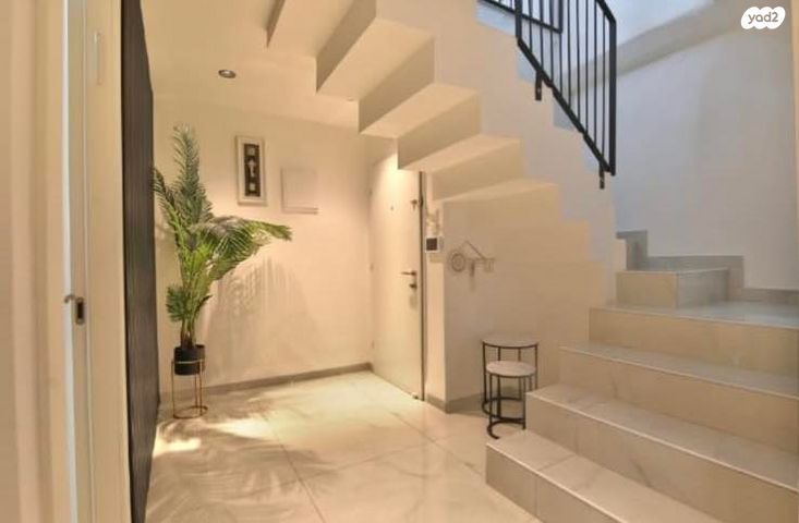 דופלקס, מנחם בגין, נווה גנים, קרית מוצקין