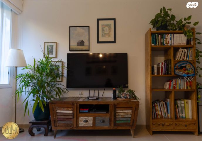 דירה, רבקה גובר, ראשונים, כפר סבא