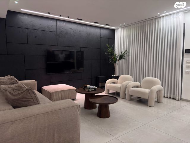 דירת גן, נחל הצבי, מגדל העמק