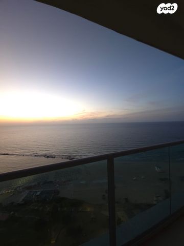 דירה, דרך בן גוריון, בת ים