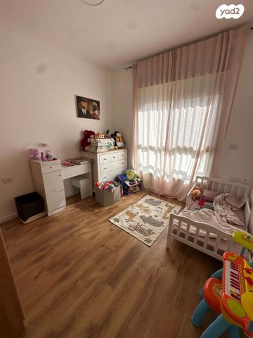 דירה, דובה ויצחק שיינפיין, כפר סבא הירוקה, כפר סבא