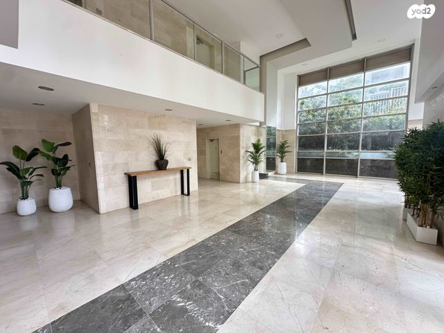 דירה, דובה ויצחק שיינפיין, כפר סבא הירוקה, כפר סבא