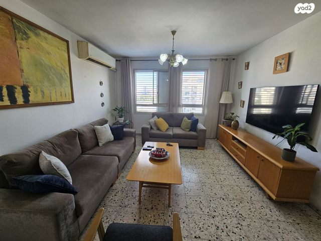 גג/ פנטהאוז, מח"ל, נווה ברבור, כפר שלם מערב, תל אביב יפו