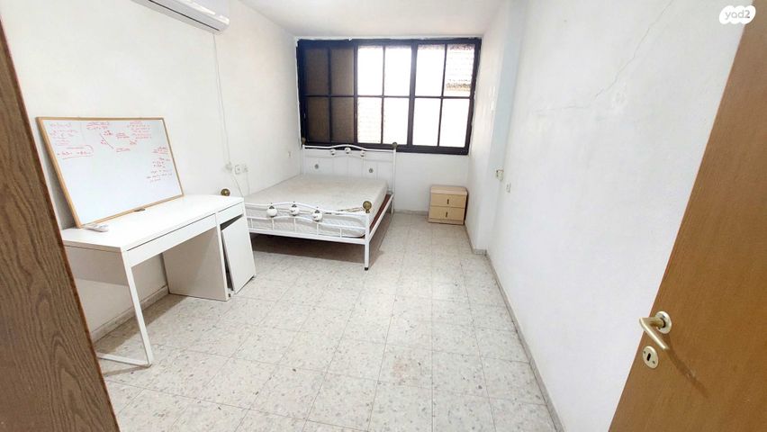 דירה, שמעון בר גיורא, שכונה ד', באר שבע