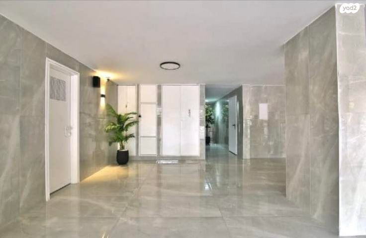 גג/ פנטהאוז, מנחם בגין, נווה גנים, קרית מוצקין