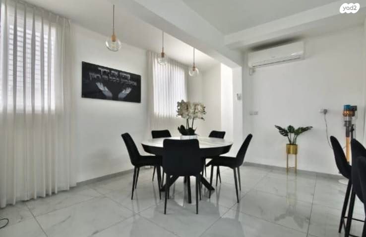 גג/ פנטהאוז, מנחם בגין, נווה גנים, קרית מוצקין