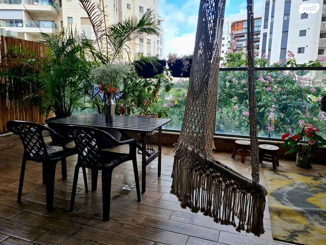 דופלקס, כפר גנים ג, פתח תקווה