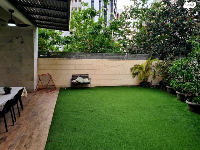 דופלקס, כפר גנים ג, פתח תקווה