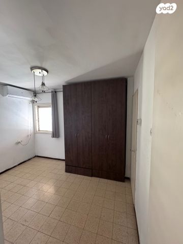 דירה, אלי כהן, רמת הנשיא, בת ים