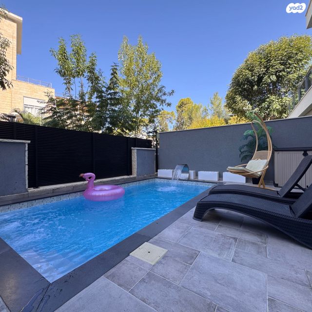 דירת גן, נחל הצבי, מגדל העמק