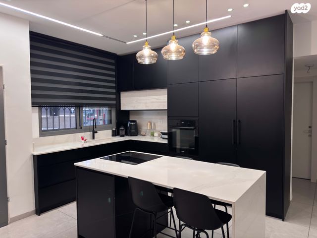 דירת גן, נחל הצבי, מגדל העמק