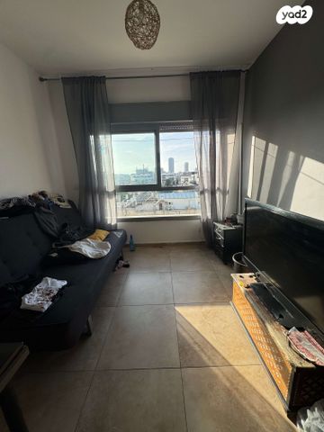 עין הקורא 16