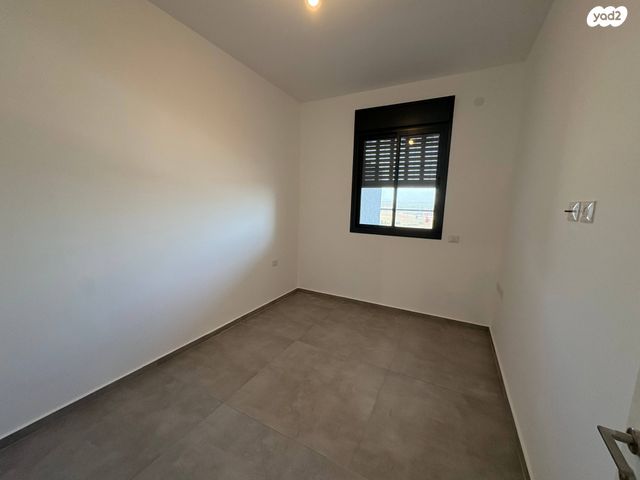 גג/ פנטהאוז, הקרן הקיימת לישראל, נופי בן שמן, לוד