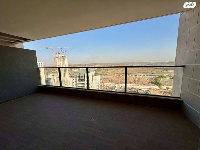 גג/ פנטהאוז, הקרן הקיימת לישראל, נופי בן שמן, לוד