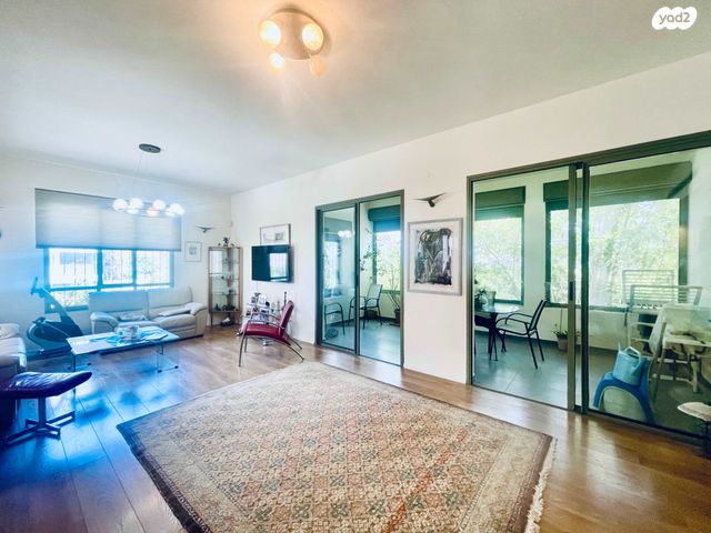 כיכר היינריך היינה 