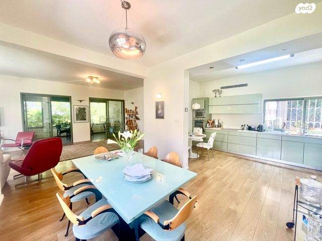 דירה, כיכר היינריך היינה, מרכז הכרמל, חיפה