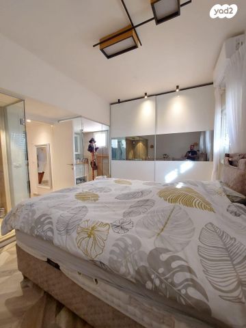 טריפלקס, דרך הים, כרמל מערבי, חיפה