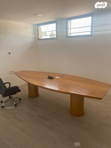 משרדים, העוגן