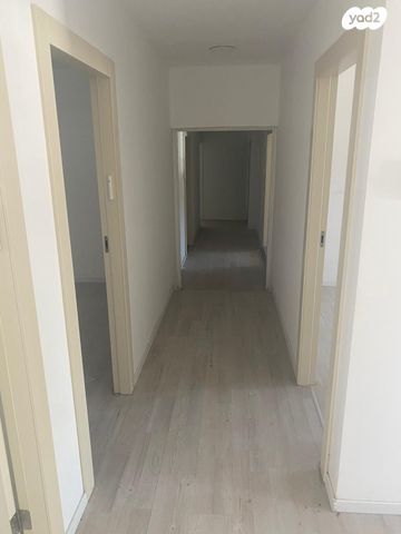 משרדים, העוגן