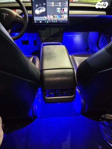 מודעת רכב טסלה מודל 3